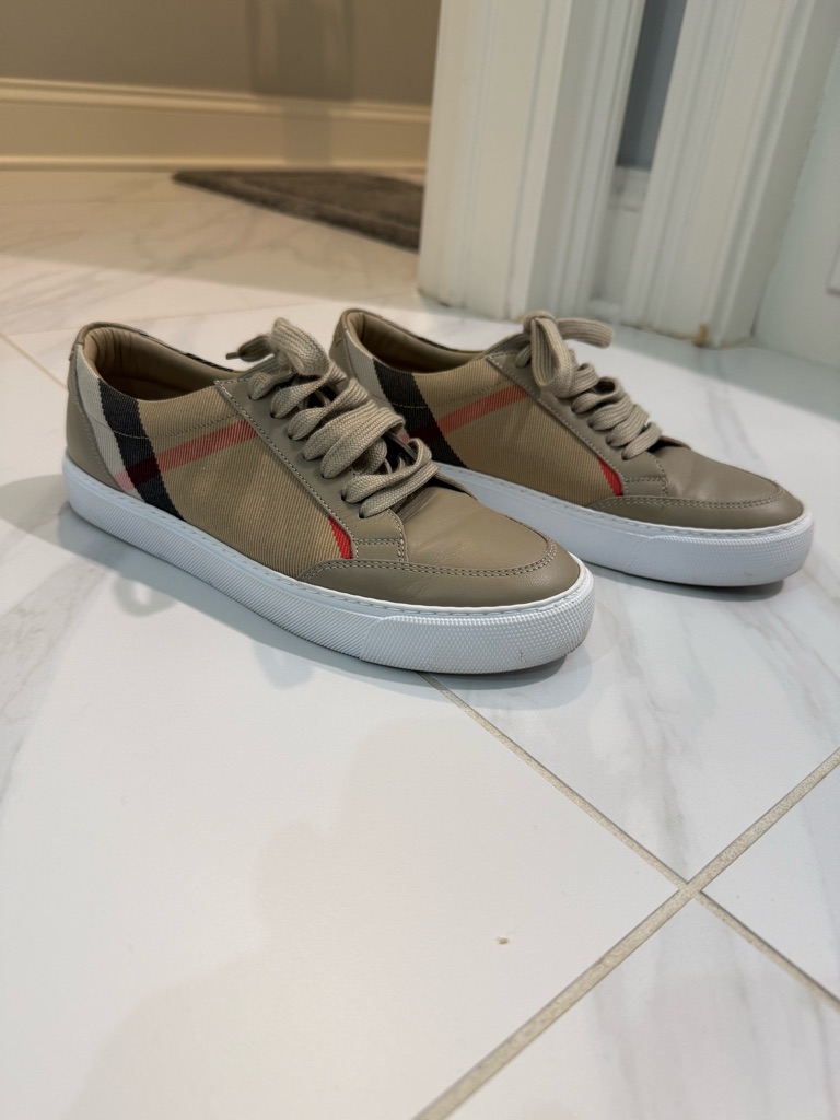 Burberry Womens Casual Lace-Up Sneakers In Beige With Signature Check / Leather